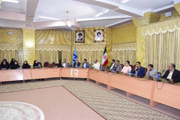 نشست مدیریت خدمات آموزشی دانشگاه با کارشناسان و مدیران گروههای آموزشی