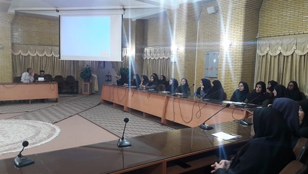 جلسه توجیه آموزشی کارشناسان دانشگاه 98/02/03