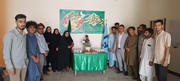 برپایی ایستگاه صلواتی به مناسبت دهه کرامت در دانشکده صنعت و معدن خاش