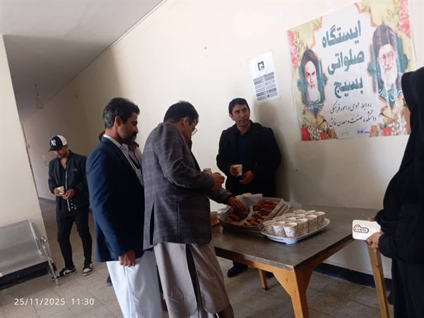 برپایی ایستگاه صلواتی هفته بسیج در دانشکده صنعت و معدن خاش