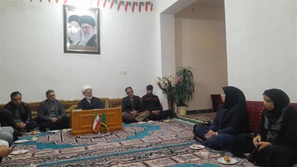 دیدار دانشگاهیان دانشکده صنعت و معدن با امام جمعه خاش به مناسبت دهه فاطمیه و روز دانشجو 