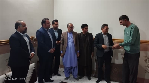 دیدار دانشگاهیان دانشکده صنعت و معدن با جانباز دوران دفاع مقدس در خاش 