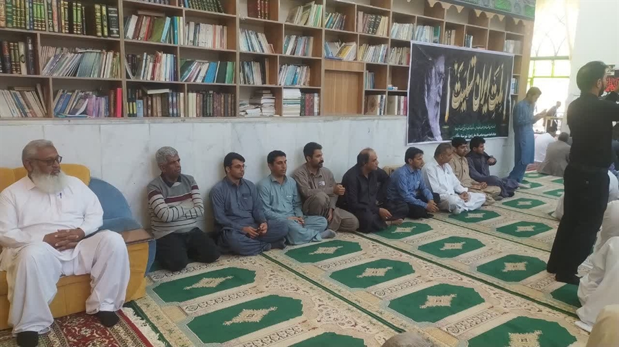 حضور دانشگاهیان دانشکده صنعت ومعدن خاش در مراسم بزرگداشت چهلمین روز شهادت امام شهید آیت‌الله العظمی سیدعلی خامنه‌ای