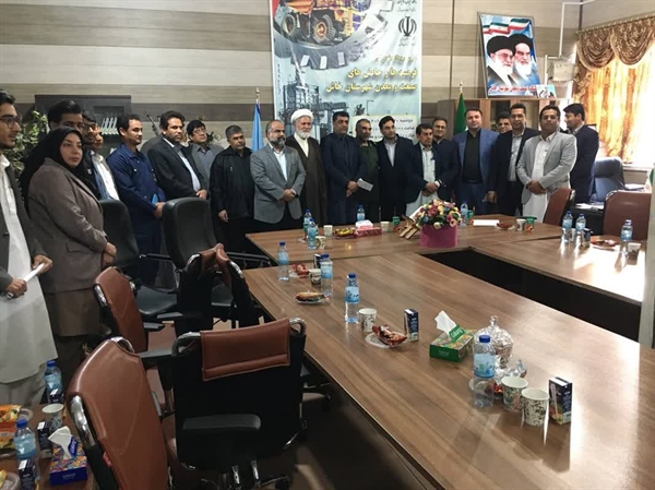  اولین رویداد پژوهشی فرصت ها و چالش های صنایع و معادن  خاش در دانشکده صنعت و معدن  برگزار شد