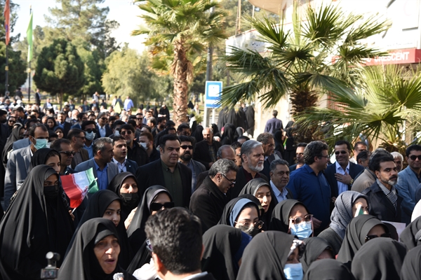 شرکت اساتید، کارمندان و دانشجویان دانشگاه در محکومیت اقدامات تروریستی اخیر زاهدان 