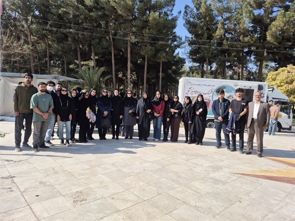 برپایی  غرفه  به  مناسبت  بزرگذاشت  روز  دانشجو  