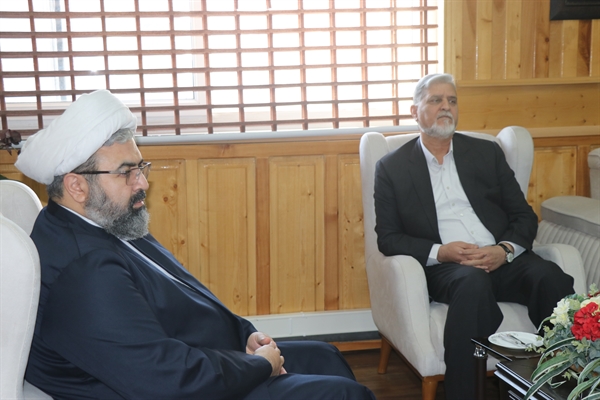 نشست ریاست دانشگاه و مسئول دفاتر نهاد رهبری با رئیس کل دادگستری استان