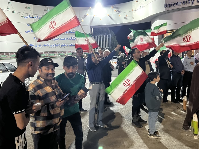دانشگاهیان زاهدان در پنجاه‌و‌چهارمین شب اقتدار، پای کار حمایت از مدافعان وطن