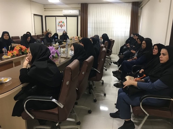 برگزاری کارگاه آموزشی طب سنتی ویژه اساتید و کارکنان خانم دانشگاه