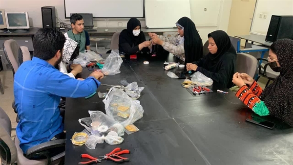 دوره جواهرسازی مهره‌ای در دانشگاه سیستان‌وبلوچستان برگزار شد