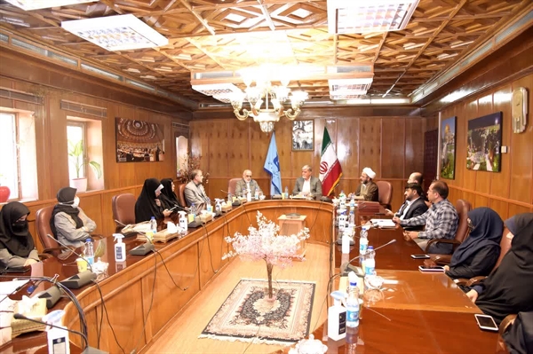 تجلیل از اساتید و کارکنان فرزند شهید در دانشگاه