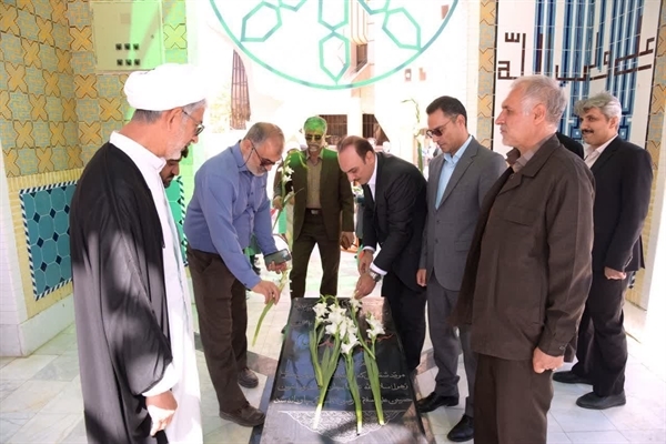 آئین غبار روبی و عطر افشانی از مزار شهید گمنام  و نواختن زنگ شروع سال تحصیلی جدید