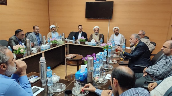نشست هم اندیشی حوزه‌های نهاد رهبری و پژوهشی با  جمعی از مدیران دانشگاه‌ در راستای تحقق شعار سال 
