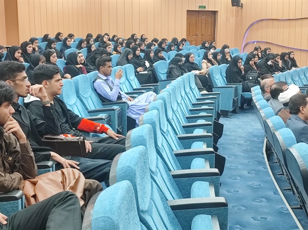 جلسه پرسش و پاسخ دانشجویان دانشکده الهیات حقوق و معارف اسلامی با اعضای هیات رییسه دانشگاه و اعضای هیأت رییسه دانشکده الهیات مدیران گروه اساتید و کارمندان