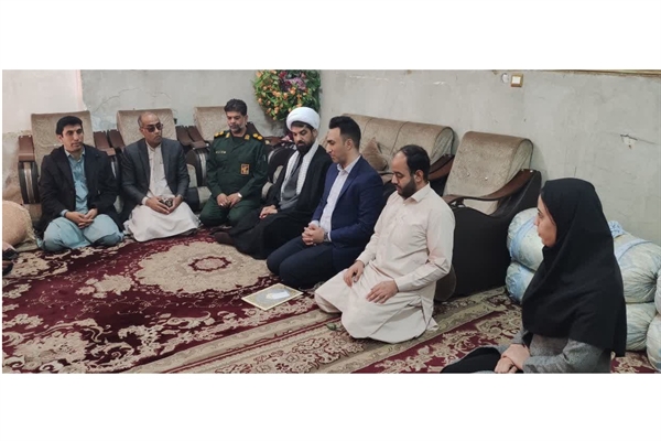 دیدار دانشگاهیان دانشکده صنعت ومعدن  خاش با خانواده شهید محمدرسول میربلوچ‌زهی.