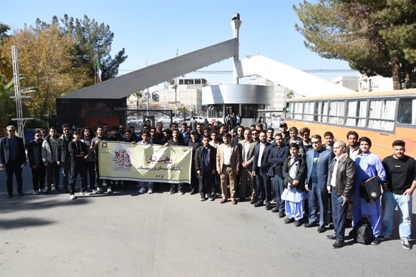 اعزام دانشجویان پسر به تهران در رویداد ملی روایت تبار