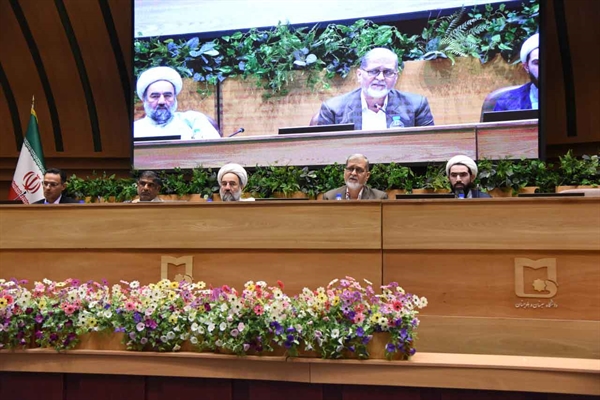 تأکید بر ضرورت جهت‌دهی پژوهش‌ها به مسائل واقعی استان در آیین گرامیداشت هفته پژوهش