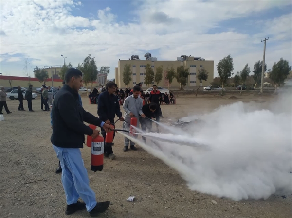 برگزاری نخستین جلسه دوره آموزشی اطفای حریق برای سرپرستان و کارکنان حوزه دانشجویی