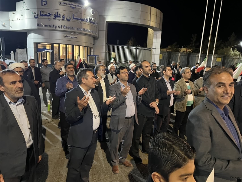 حضور دانشگاهیان زاهدان در شب پنجاهم انقلاب؛ تجدید پیمان با آرمان‌های انقلاب