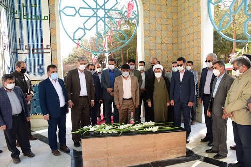 آیین گلبانگ انقلاب در آستانه چهل و سومین سالگرد پیروزی انقلاب در جوار شهید گمنام دانشگاه