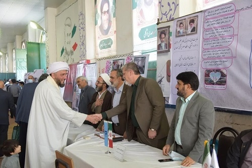 میز خدمت دانشگاه سیستان و بلوچستان در میعادگاه نماز جمعه