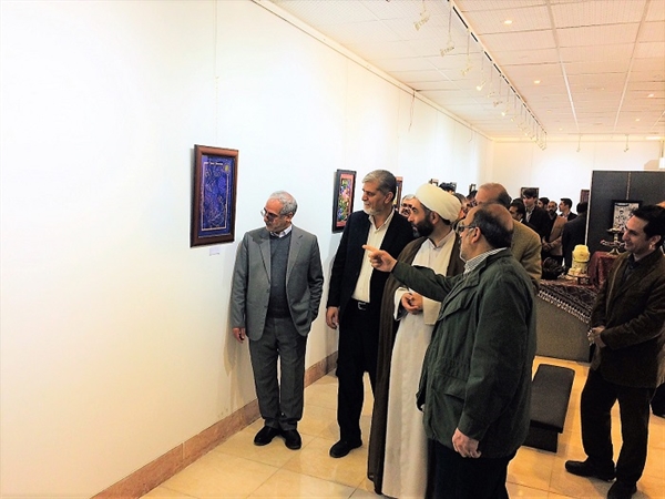 بازدید دکتر رضایی سرپرست دانشگاه سیستان و بلوچستان از نمایشگاه دانشکده هنر و معماری