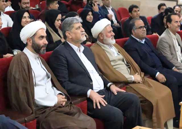 به مناسبت روز دانشجو هیات رئیسه دانشگاه از دانشکده صنعت و معدن خاش بازدید کردند