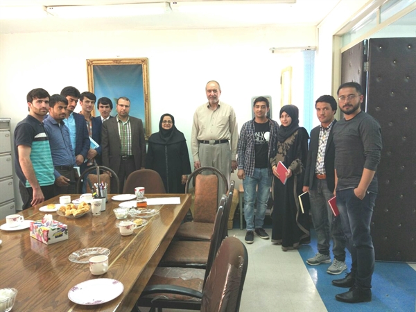 نشست صمیمانه ریاست دانشکده ادبیات و علوم انسانی با دانشجویان بین المللی