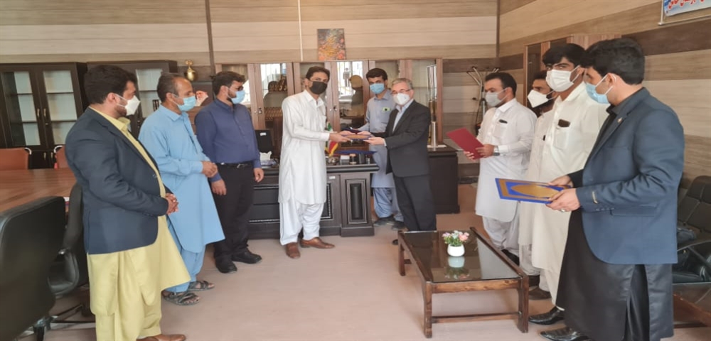 تجلیل از کارکنان دانشکده صنعت و معدن خاش به مناسبت روز کارمند