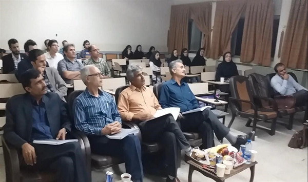 دفاع از رساله دکتری در رشته زمین‌شناسی گرایش ژئوشیمی ، آقای آزاد کریمی