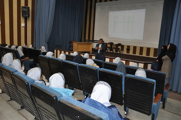 برگزاری جلسه تمرین عملی درس تفکر و پژوهش پایه ششم مدرسه دانش دانشگاه 