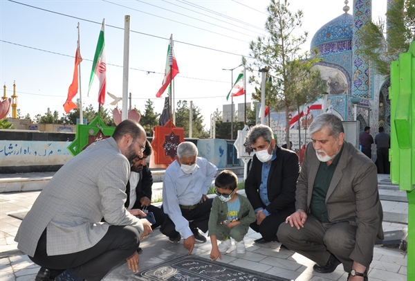 مراسم غبارروبی مزار شهدا با حضور هیأت رئیسه دانشگاه سیستان و بلوچستان
