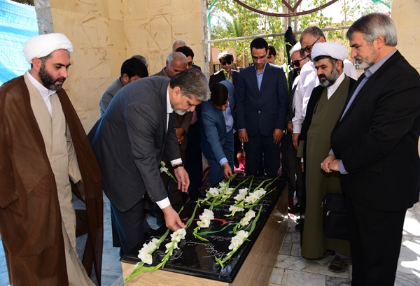 مراسم گرامیداشت هفته دفاع مقدس با حضور دانشگاهیان برگزارشد.