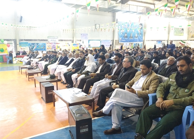 مراسم بزرگداشت چهل و یکمین سالگرد انقلاب اسلامی با حضور پرشور دانشگاهیان دانشکده صنعت و معدن در شهرستان خاش برگزار گردید 