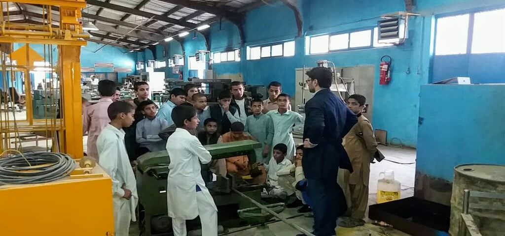 بازدیددانش آموزان کار  از مجموعه کارگاههای آموزشی دانشگاه سیستان و بلوچستان